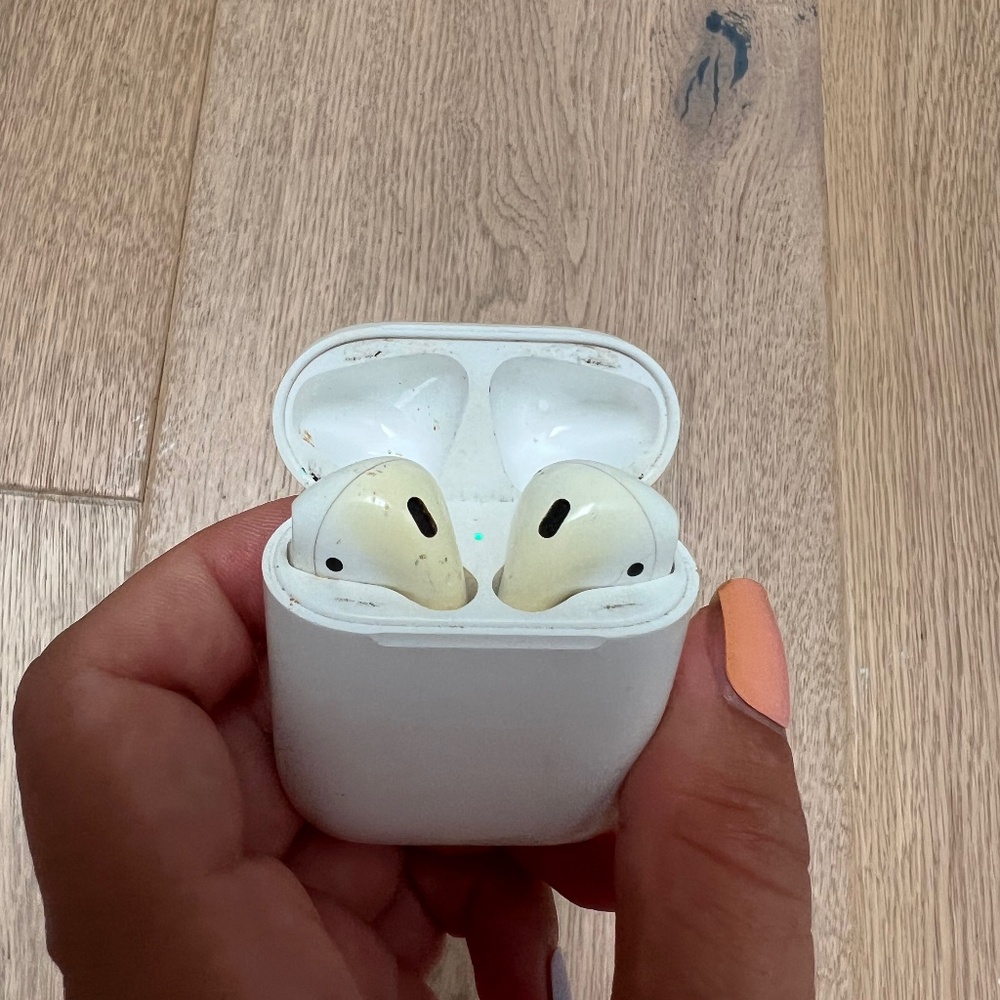 AirPods